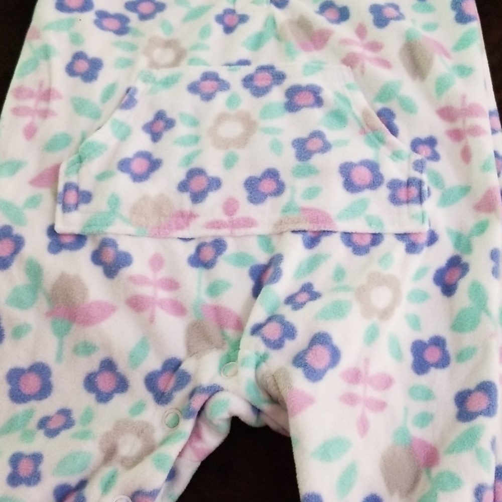Carter's - Picture 4 of 4